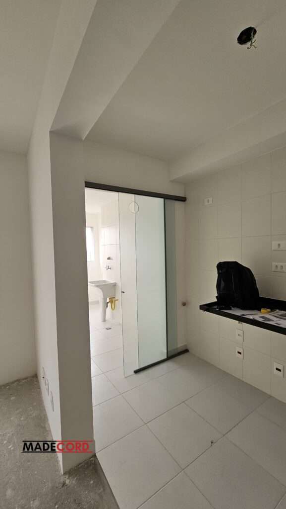 Divisória cozinha/lavanderia do apartamento de 70m² do Gran Diálogo Vila Matilde